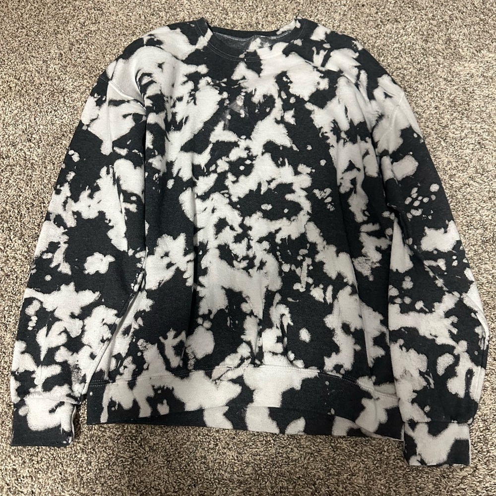 Black and White Tie-Dye Women’s Crewneck